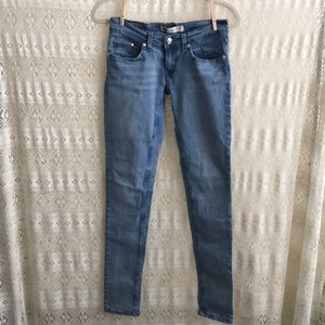 Cute 524 Levi's too superlow skinny jeans